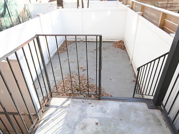 3rd image of 86 Chauncey St