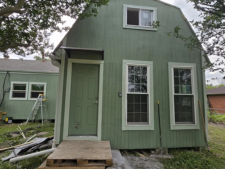 2103 Howell Ave #1 — Photo 1