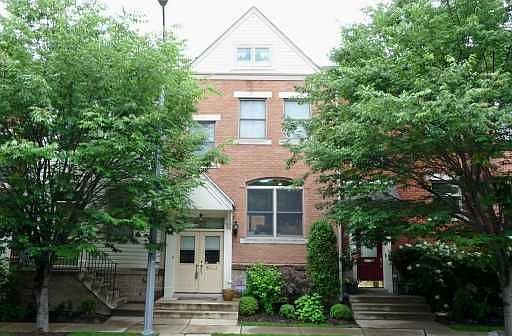 1615 Merriman Court, South Side