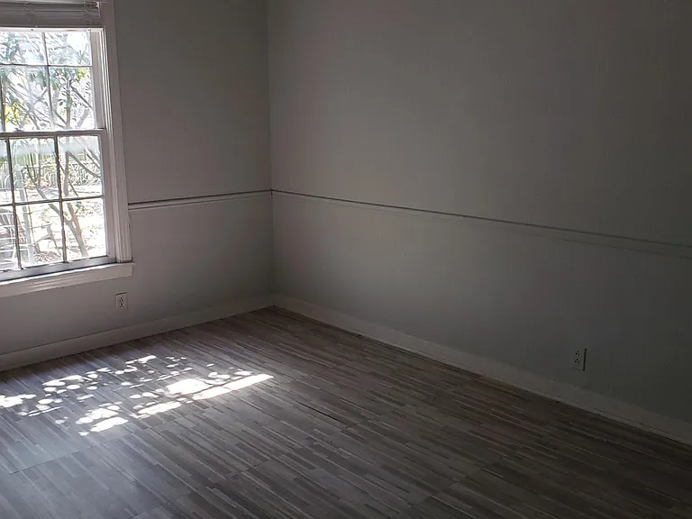 2515 Denison St — Photo 3