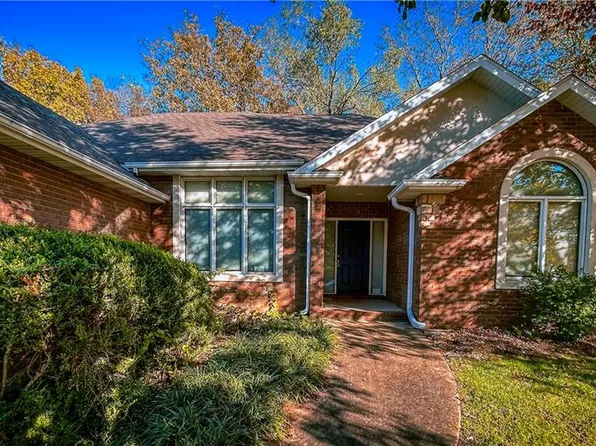 888 S Long Dr, Springfield, MO 65802