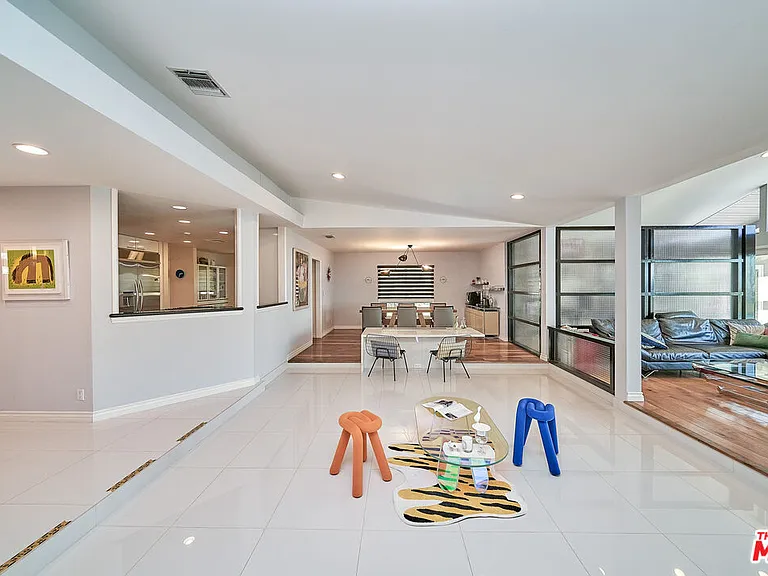 5354 Stardust Rd — Photo 8
