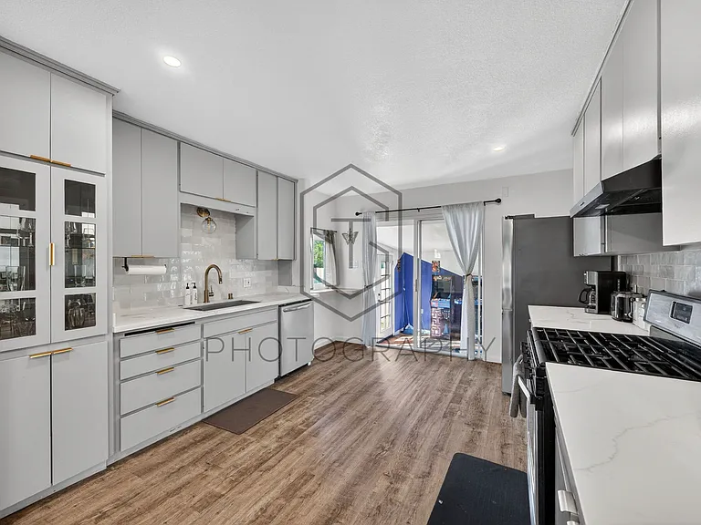 350 Brightwood Ave — Photo 6