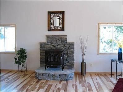 4th image of 27988 Holiday Ln