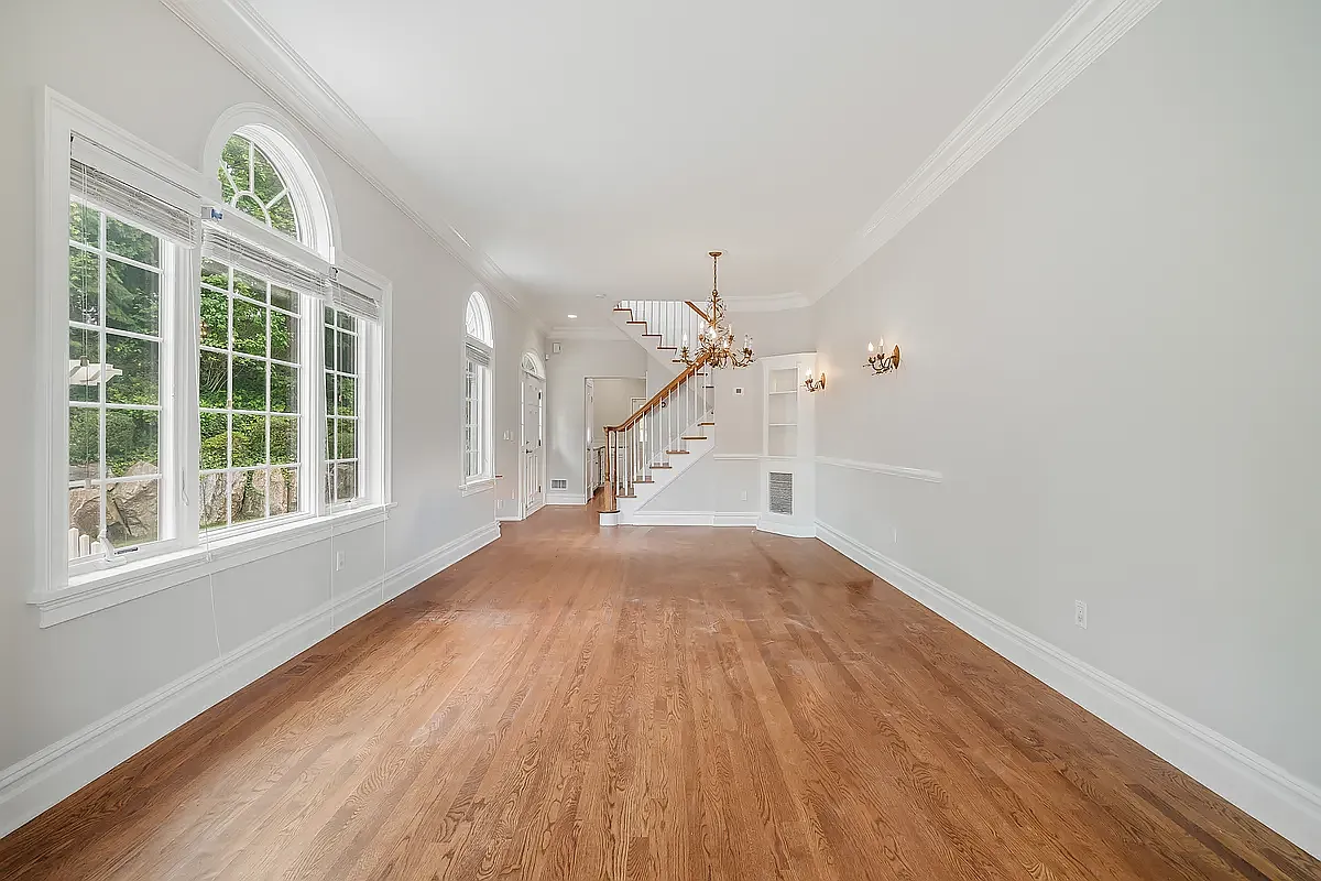 3 bed, 3.5 bath, 1934 sqft, $6,800 — Photo 4