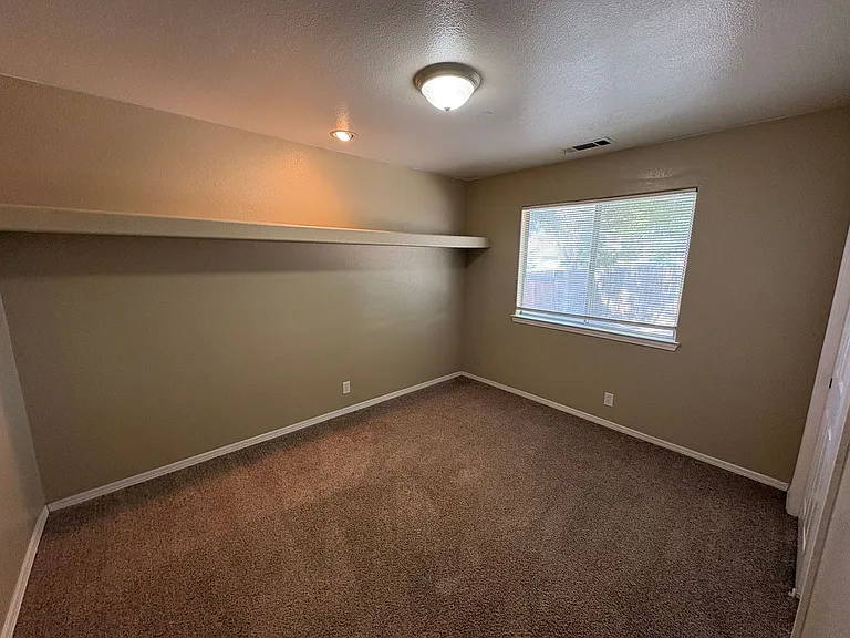 391 Trinity Ct — Photo 11