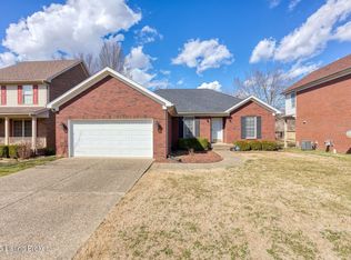 9025 Auburn Woods Rd, Louisville, KY 40214