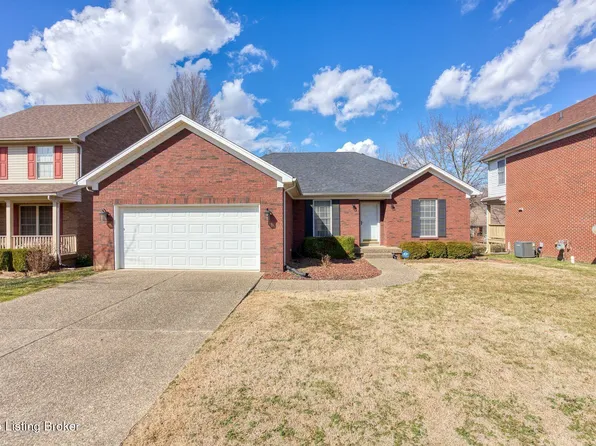 9025 Auburn Woods Rd, Louisville, KY 40214