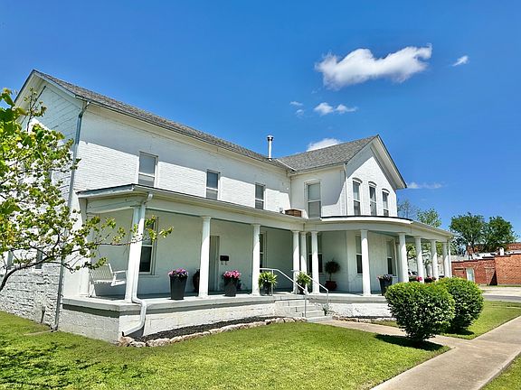 5th image of 524 Bridge St