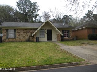 754 Sandy Ln, Pearl, MS 39208