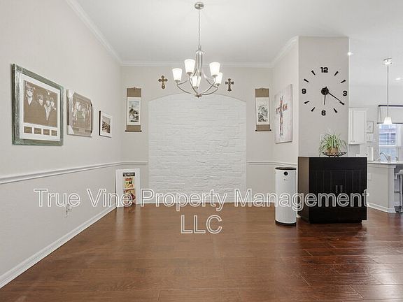 3rd image of 4727 La Santa Rd