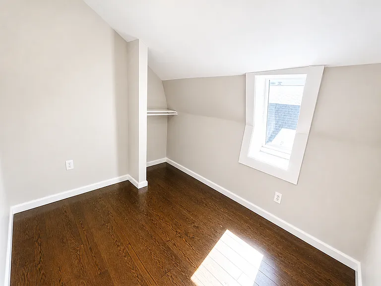 163-165 Lehigh Ave #3 — Photo 6
