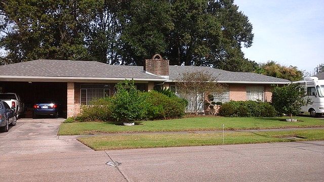1st image of 27 Beauregard Dr