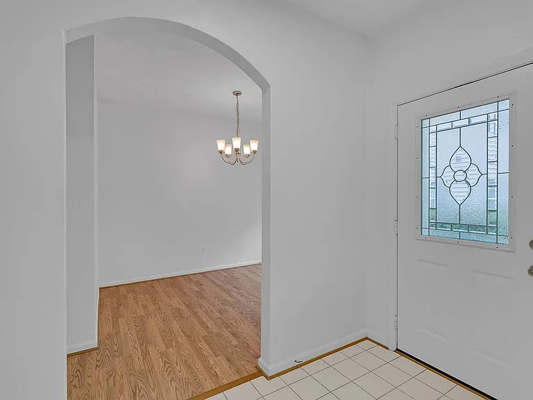 417 Belmont Cir — Photo 12