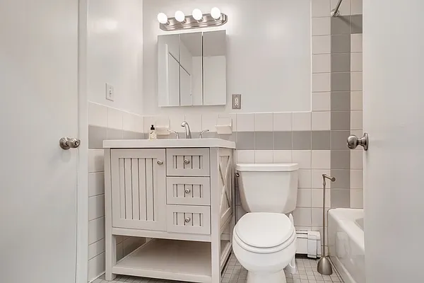 Rented by Compass | media 9