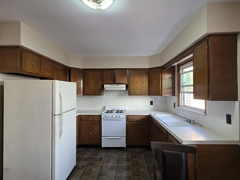 229 Griffith St #2 — Photo 2