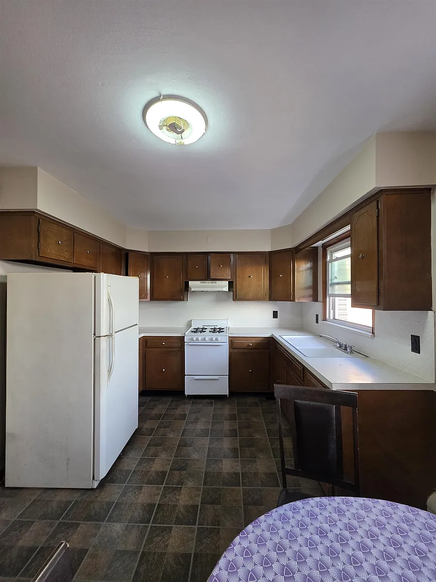 Building Photo - 229 Griffith St #2