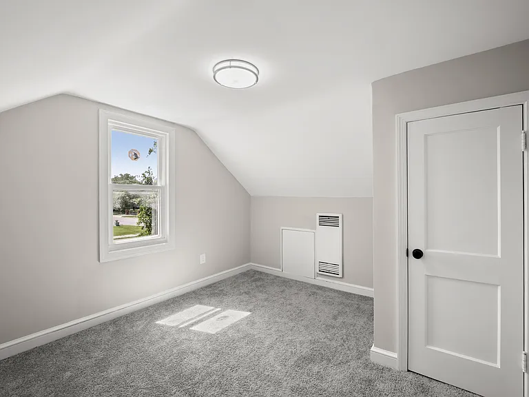 7520 Burgess Ln — Photo 7