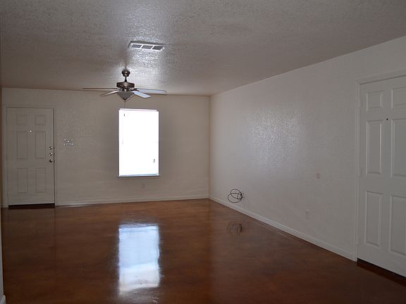 5th image of 2201 Wildewood Dr APT A