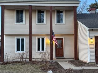 776 W Appletree Ln, Bartlett, IL 60103