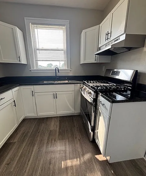 122 E Sibley St — Photo 4