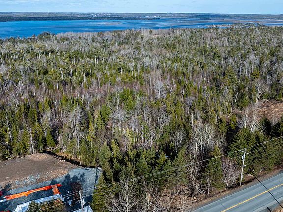 2nd image of 466 Bissett Rd