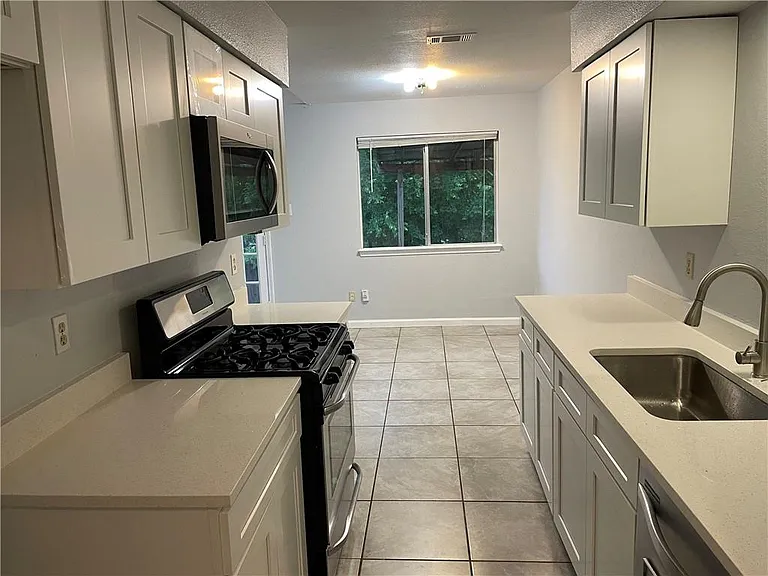 8303 Gallatin Dr — Photo 5