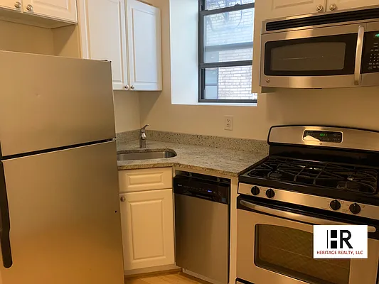 Rented by Heritage Realty LLC | media 10