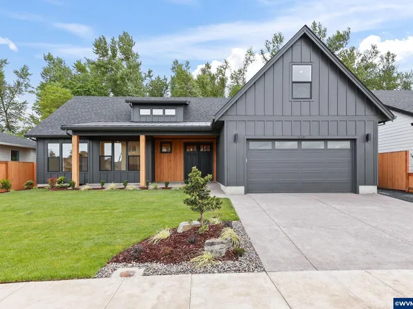 648 Parker Loop, Silverton, OR 97381