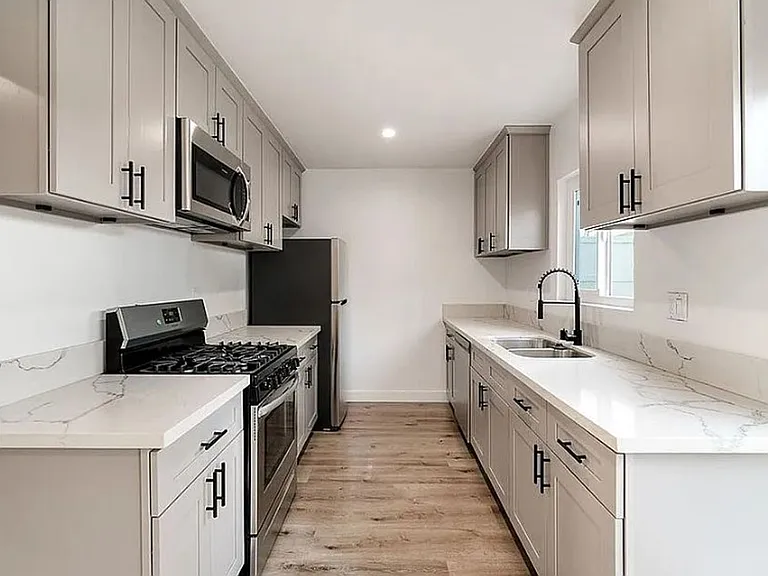 14640 Halldale Ave — Photo 5