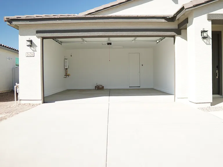 2426 E Grenache Rd — Photo 3