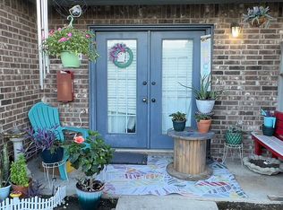 6859 Whitby Ln, Groves, TX 77619