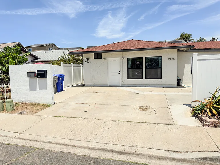 9124 Three Seasons Rd — Photo 2