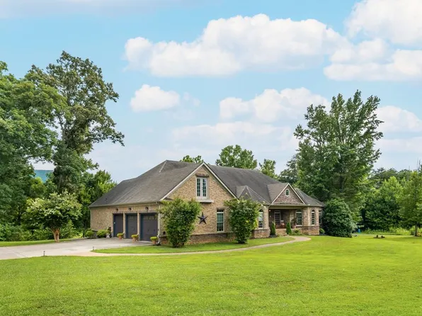 456 E Valley Rd NE, Rydal, GA 30171
