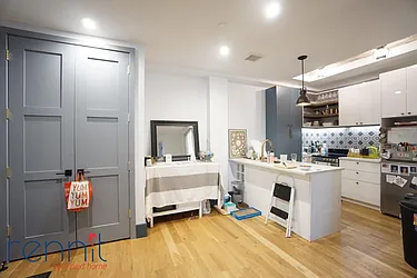 Rented by Rennit Inc.