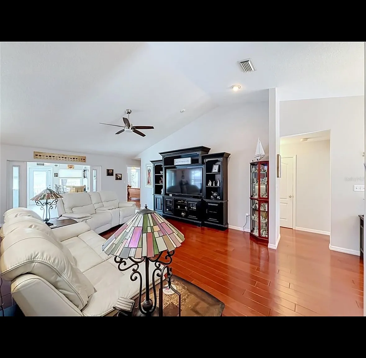 3 bed, 2180 sqft, $3,550 — Photo 3