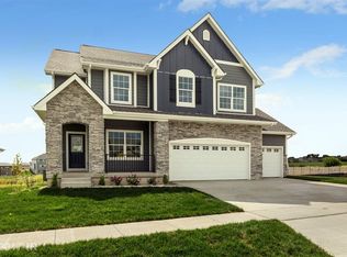 9640 NW Marnewood Dr, Johnston, IA 50131