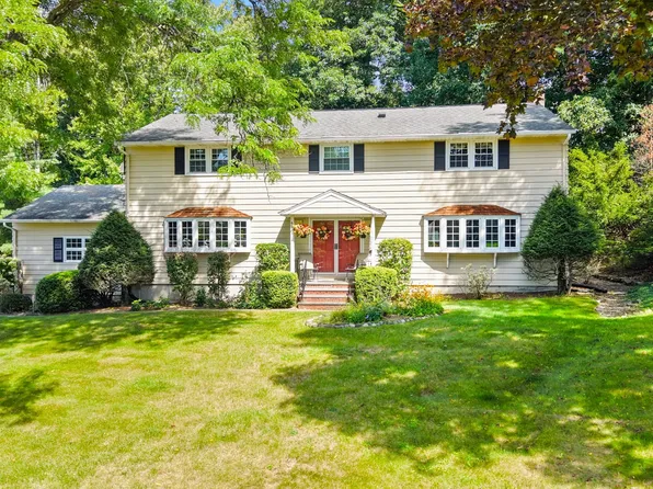 600 Valleyview Dr, Endwell, NY 13760