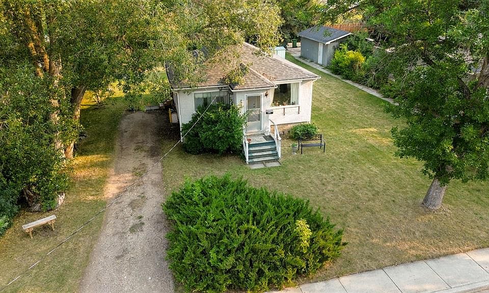 1st image of 3830 S 46th St