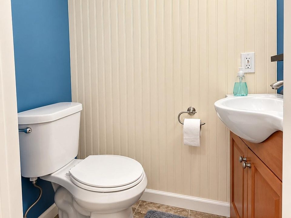 904 Williamsburg Ct, photo 16