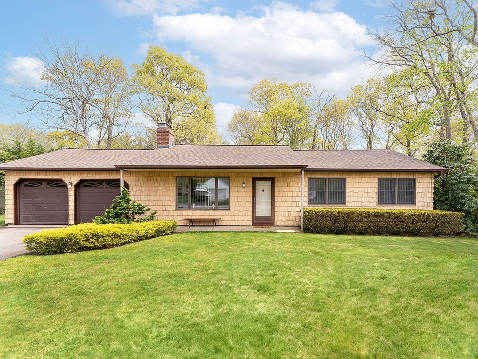 1st image of 7 Tamarack Ln