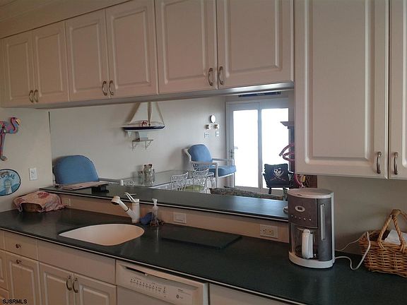 4th image of 401-07 Bayfront APT 1