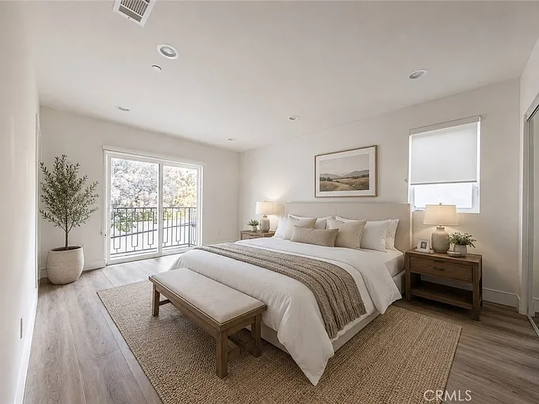 1243 N Sycamore Ave — Photo 10