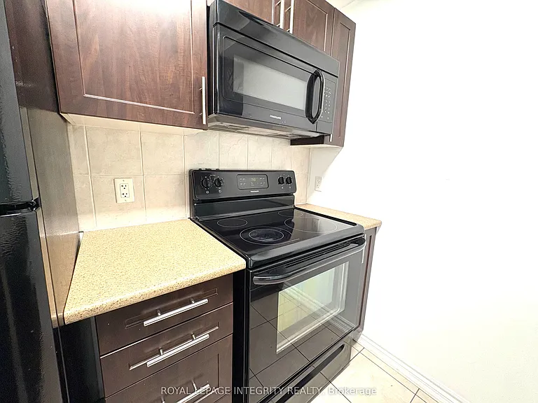 234 Rideau St #504A — Photo 21