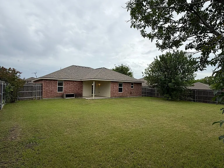 404 Kylar St — Photo 40
