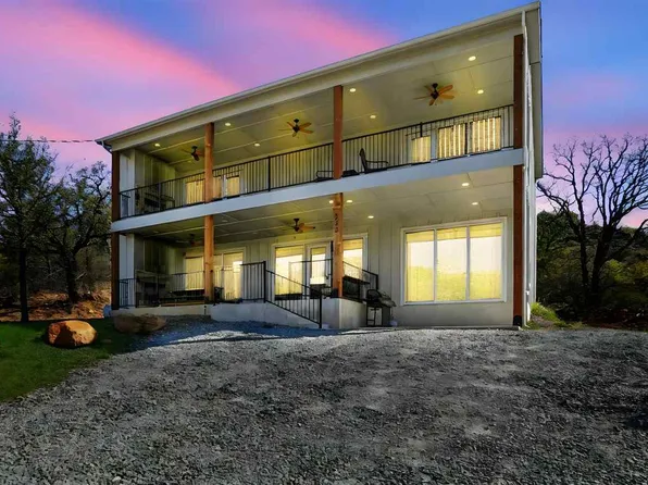 221 Merry Circle Dr, Lawton, OK 73507