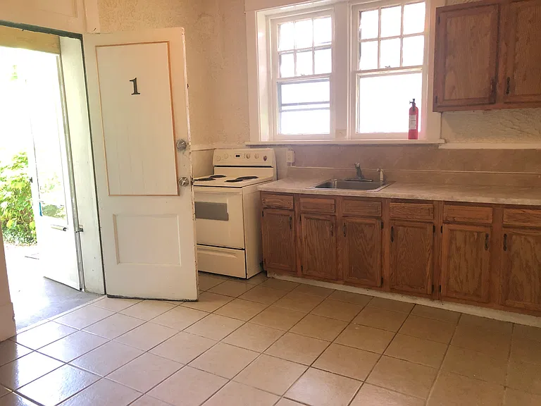 1842 Market St #1 — Photo 4