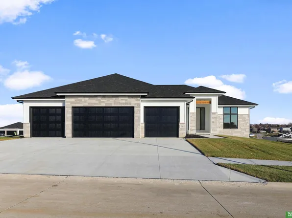 10801 S 220th St, Gretna, NE 68028