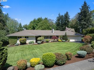 21949 NE Couch St, Gresham, OR 97030