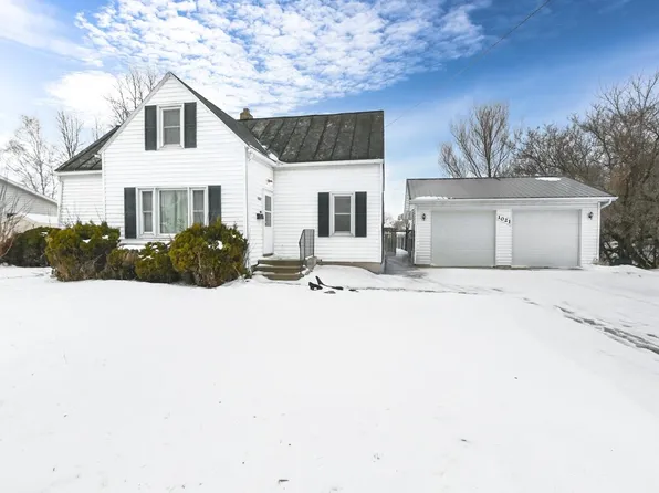 1021 Navarino St, Algoma, WI 54201